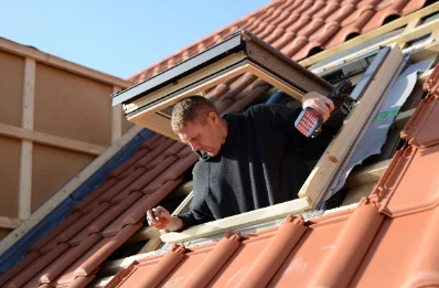 Pose de fenêtres de toit Velux à Rogna